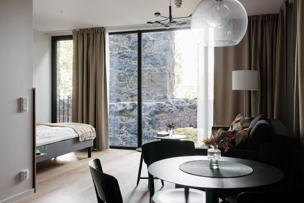 Brand New Studios Amidst Ancient Ruins Oasis Stockholm Bagian luar foto
