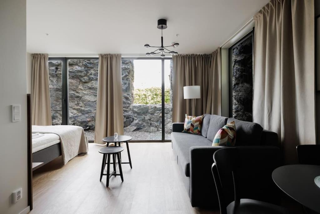Brand New Studios Amidst Ancient Ruins Oasis Stockholm Bagian luar foto