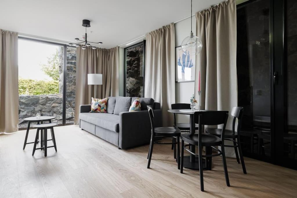 Brand New Studios Amidst Ancient Ruins Oasis Stockholm Bagian luar foto