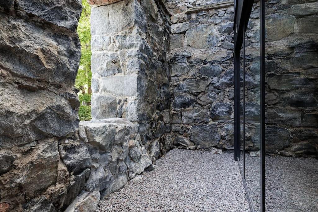 Brand New Studios Amidst Ancient Ruins Oasis Stockholm Bagian luar foto