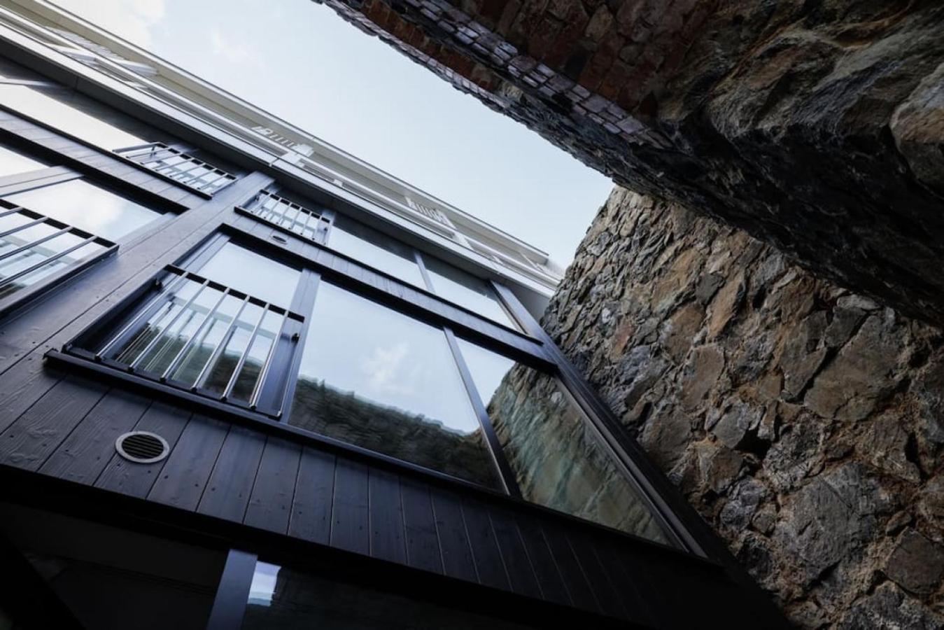 Brand New Studios Amidst Ancient Ruins Oasis Stockholm Bagian luar foto