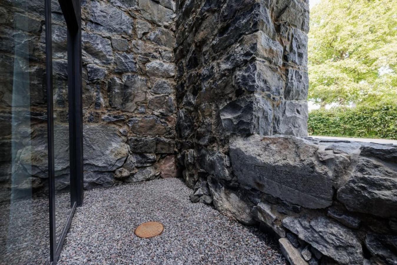 Brand New Studios Amidst Ancient Ruins Oasis Stockholm Bagian luar foto